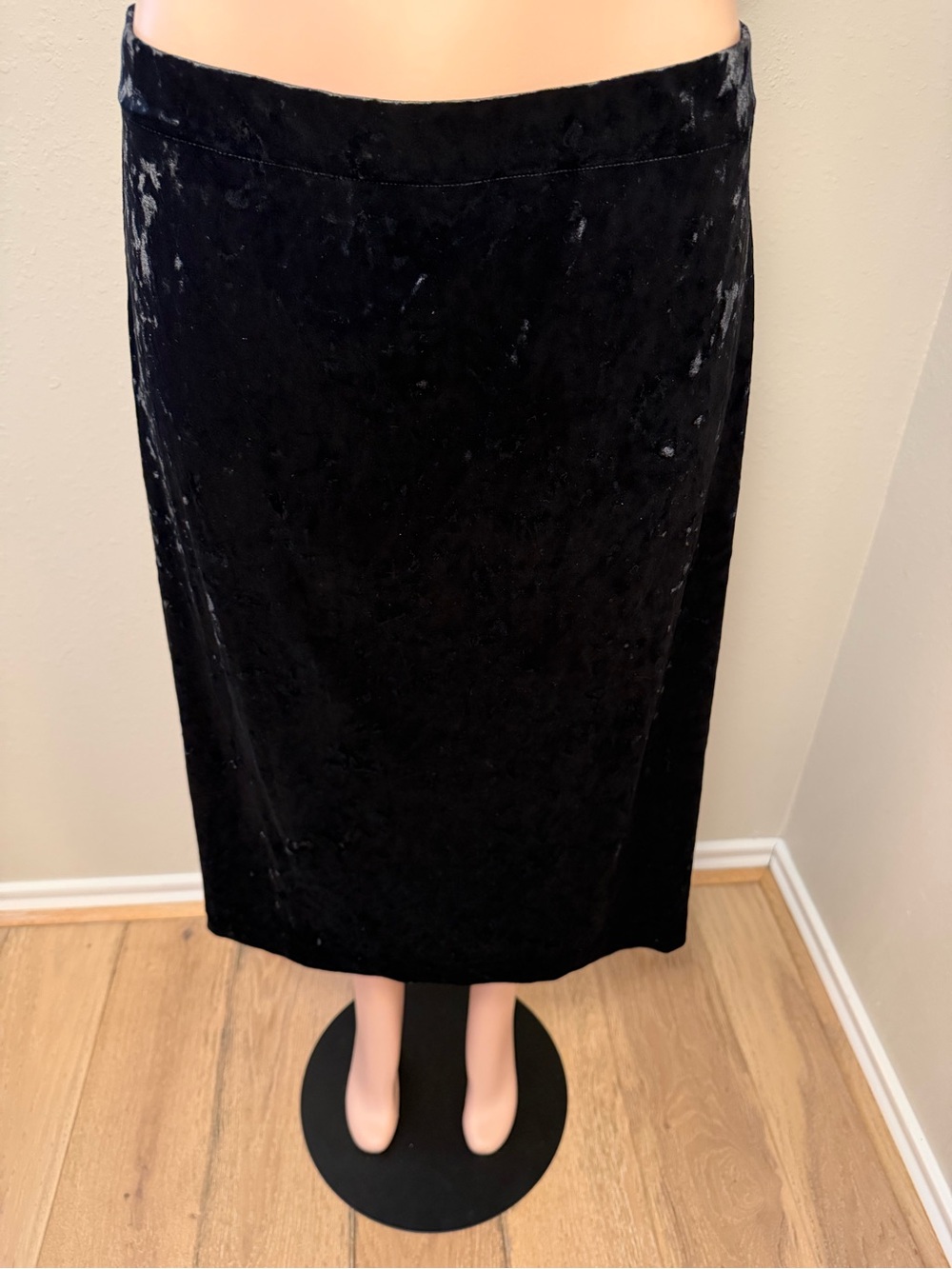 Aritzia Black Velvet Pencil Skirt
